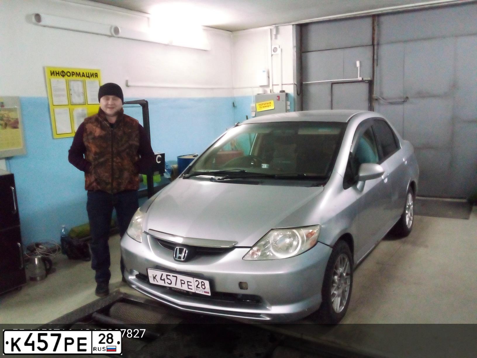 Фото автомобиля HONDA FIT, 2005 — госномер М589РХ28