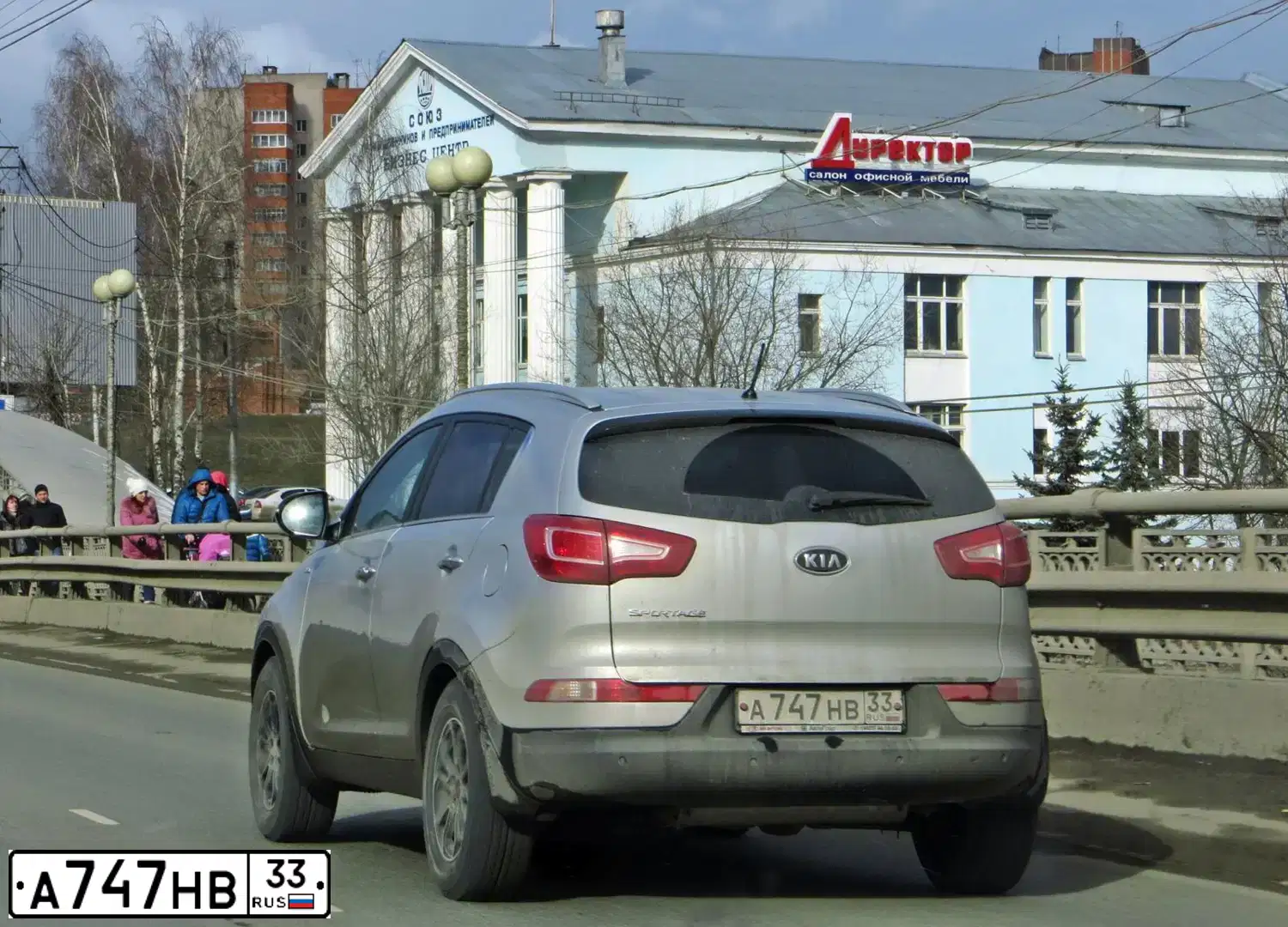 Фото автомобиля KIA SPORTAGE, 2012 — госномер А747НВ33. Цвет: ПЕРЛАМ.-СЕРЕБРИСТЫЙ