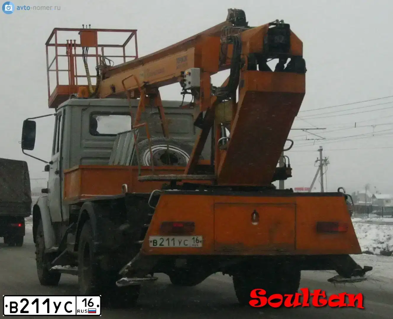 Фото автомобиля ZIL 433362 /4X2/ CHASSIS, 2001 — госномер В211УС16. Цвет: БЕЛАЯ НОЧЬ