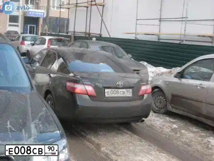 Фото автомобиля TOYOTA CAMRY, 2009 — госномер Е008СВ90. Цвет: ЧЕРНЫЙ