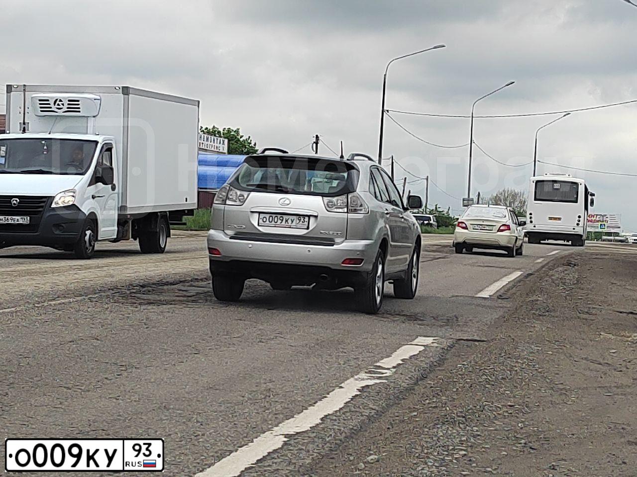 Фото автомобиля LEXUS RX, 2007 — госномер О009КУ93. Цвет: СЕРЕБРИСТЫЙ