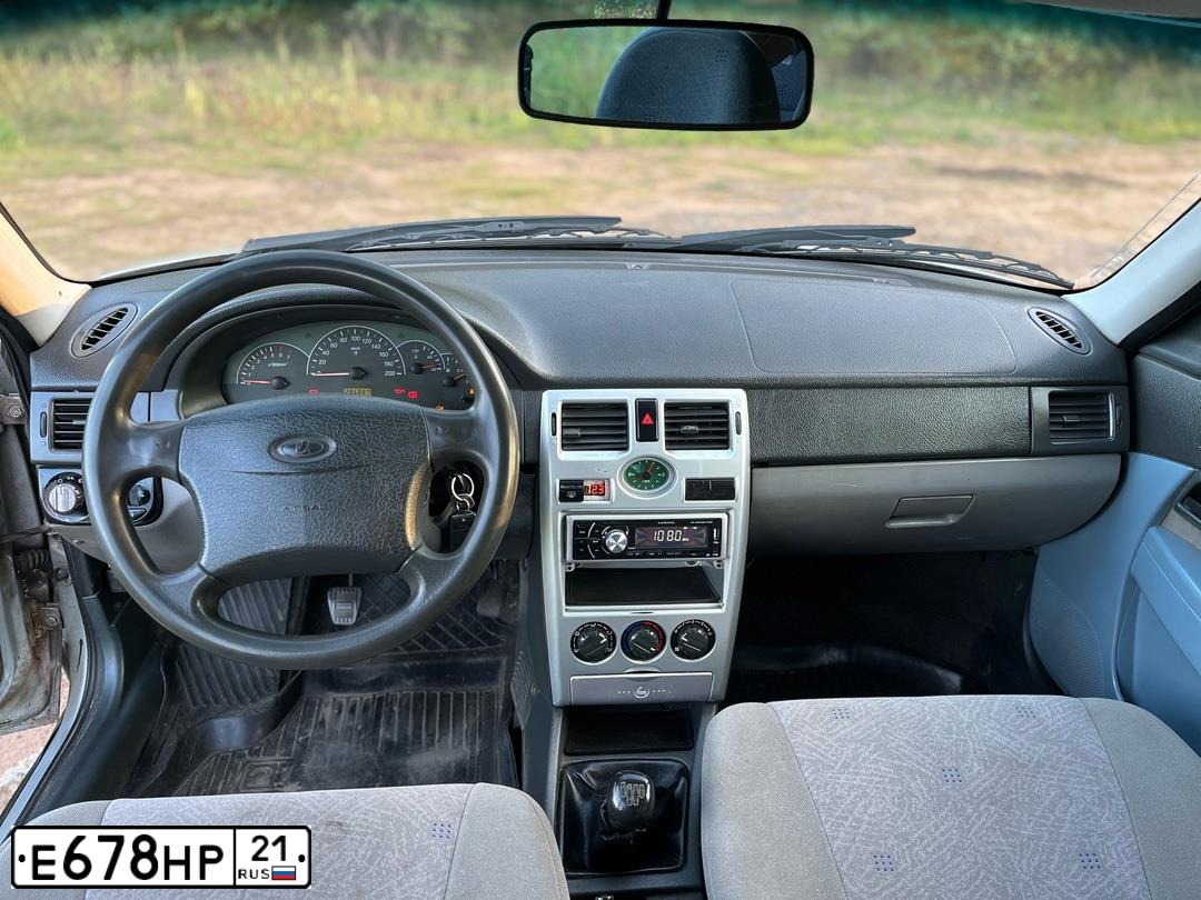 Фото автомобиля LADA 2170 PRIORA, 2007 — госномер Е678НР21. Цвет: СВЕТЛО-СЕРЕБРИСТЫЙ МЕТАЛЛ