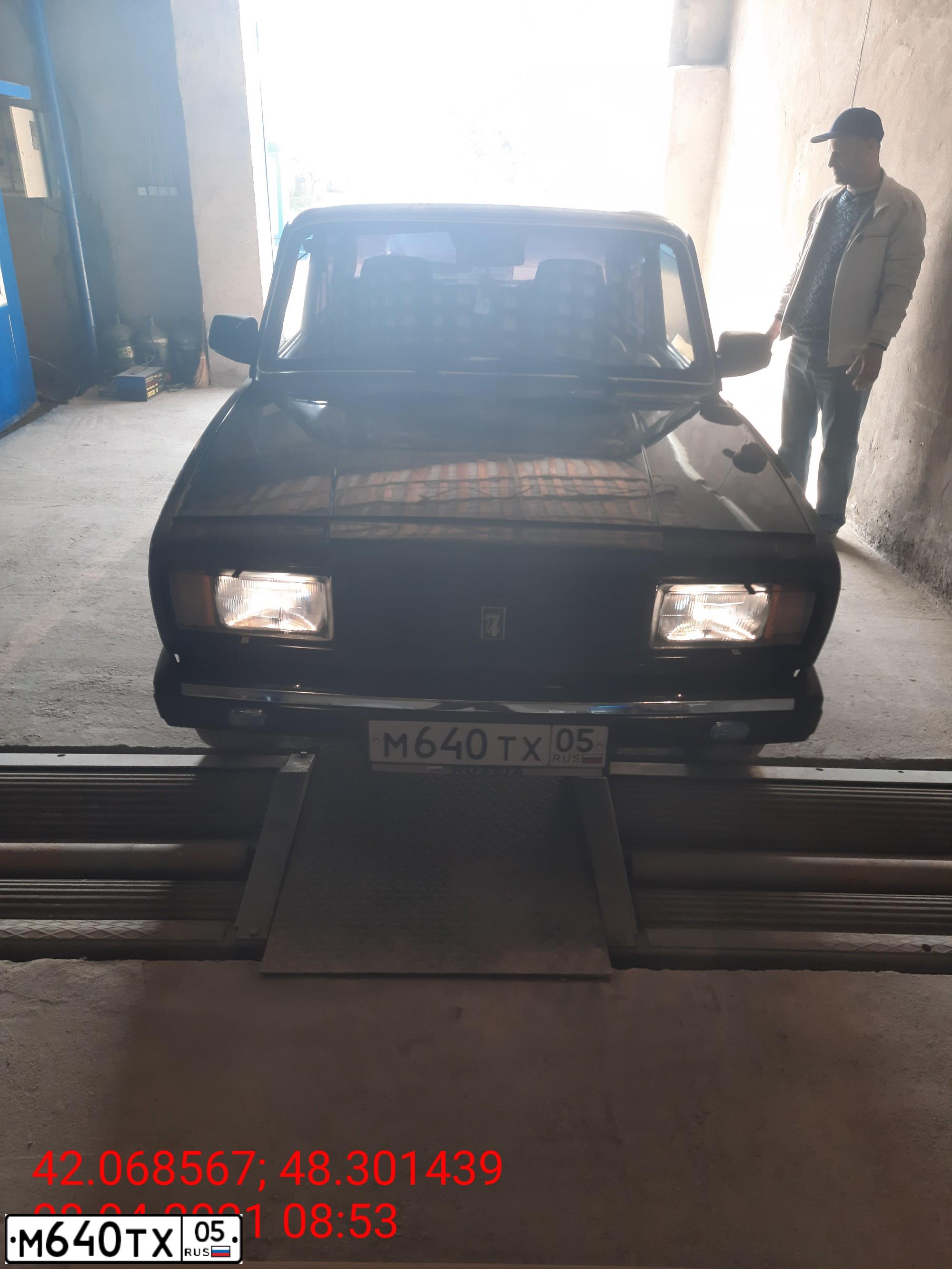 Фото автомобиля LADA 2107, 2008 — госномер М640ТХ05. Цвет: ТЕМНО-СИНИЙ