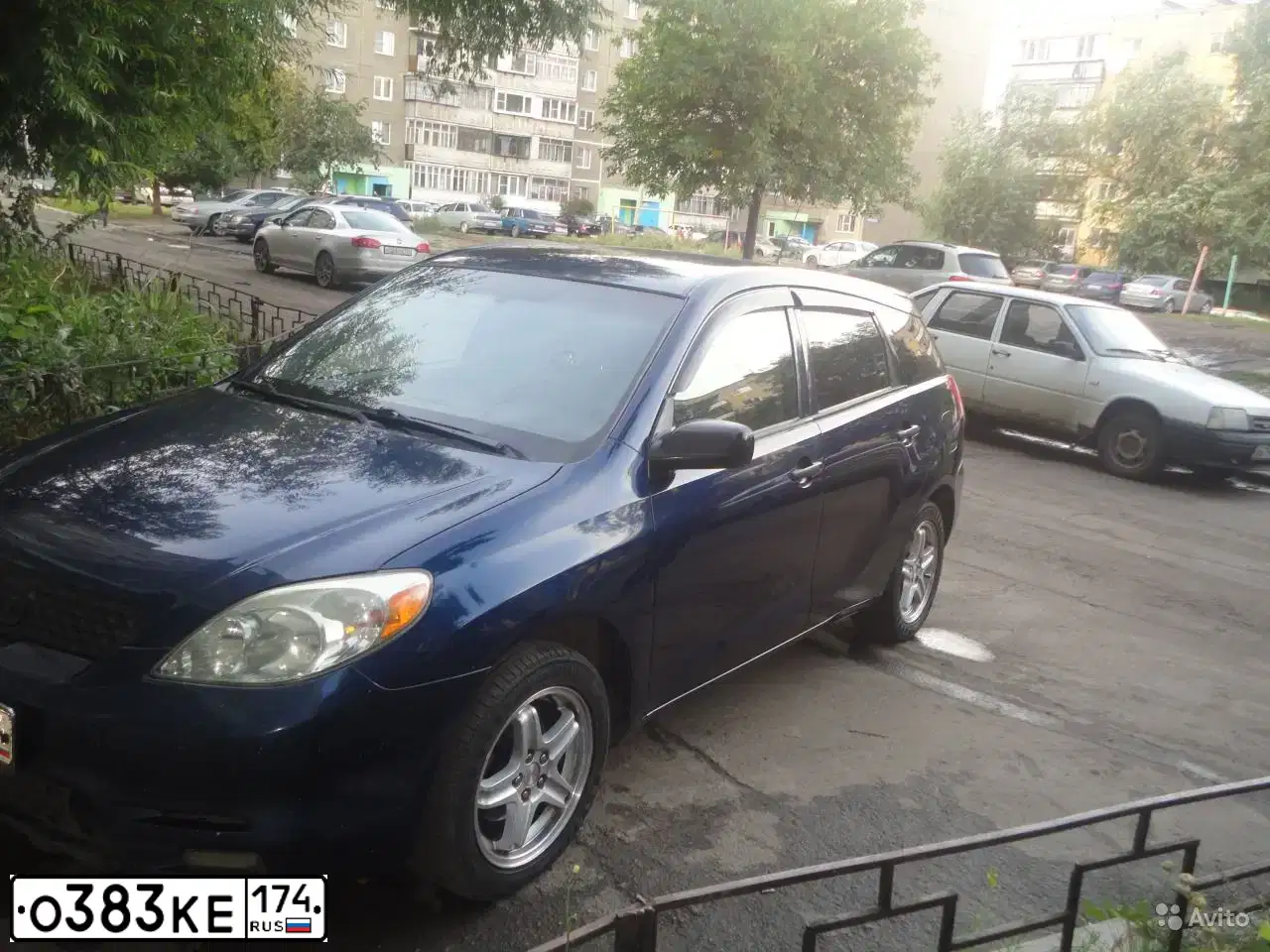 Фото автомобиля TOYOTA A MATRIX, 2003 — госномер О383КЕ174. Цвет: СИНИЙ