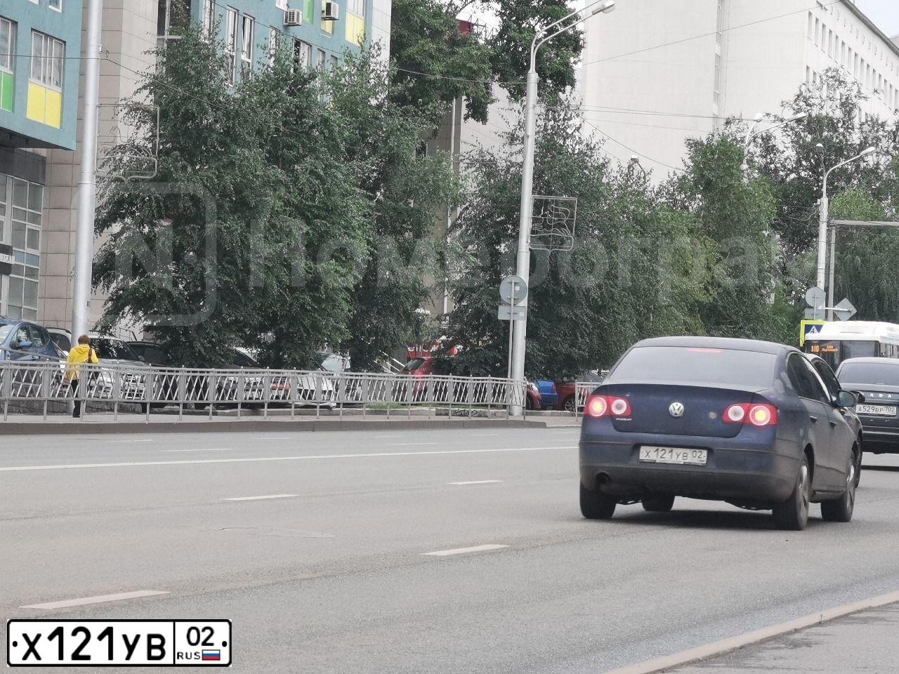 Фото автомобиля VOLKSWAGEN PASSAT, 2006 — госномер Х121УВ102. Цвет: ТЕМНО-СИНИЙ