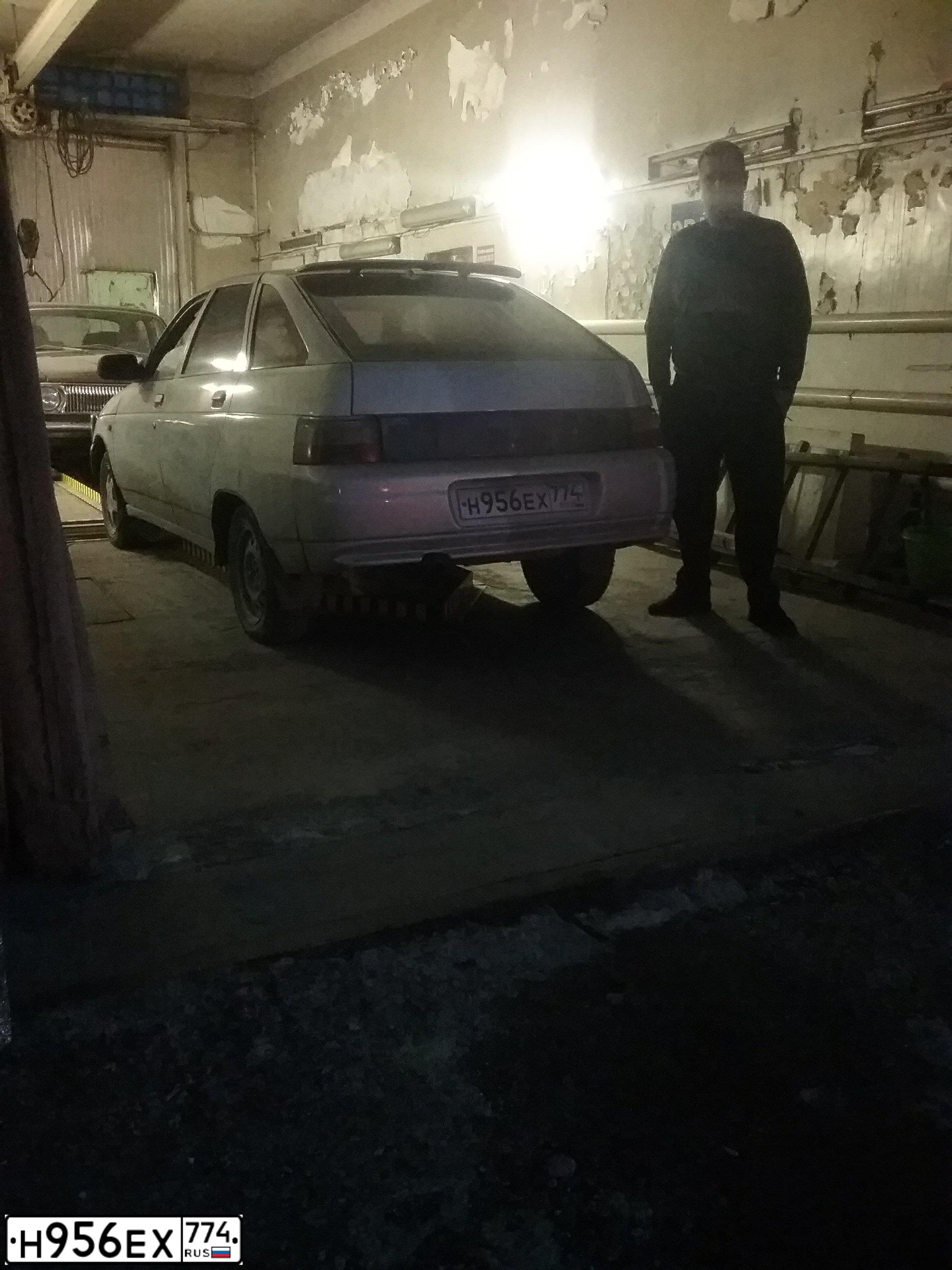 Фото автомобиля LADA 2112 LADA, 2002 — госномер С002ЕМ66. Цвет: СЕРЕБРИСТО-ГОЛУБОЙ