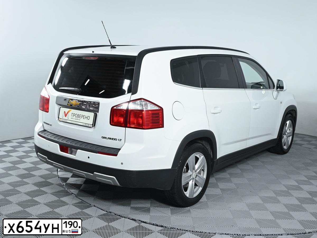 Фото автомобиля CHEVROLET ORLANDO, 2012 — госномер Е065НА147. Цвет: Белый