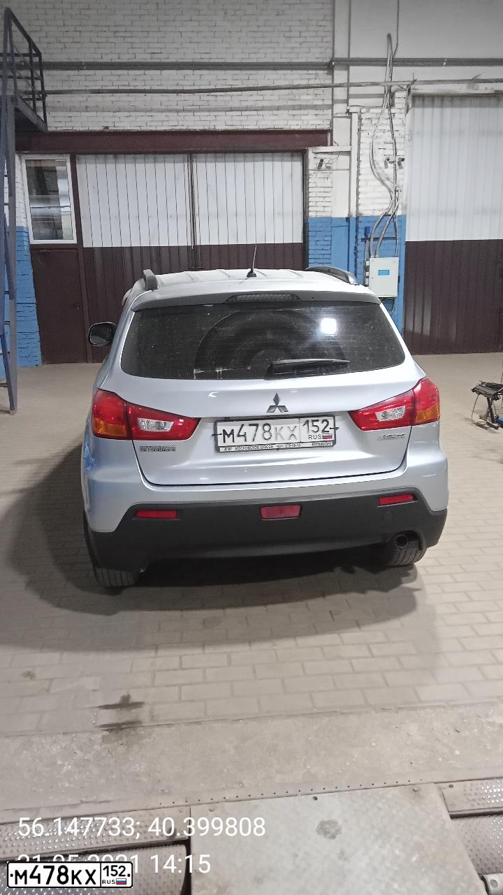 Фото автомобиля MITSUBISHI ASX, 2013 — госномер У585ОА33. Цвет: Серебристый