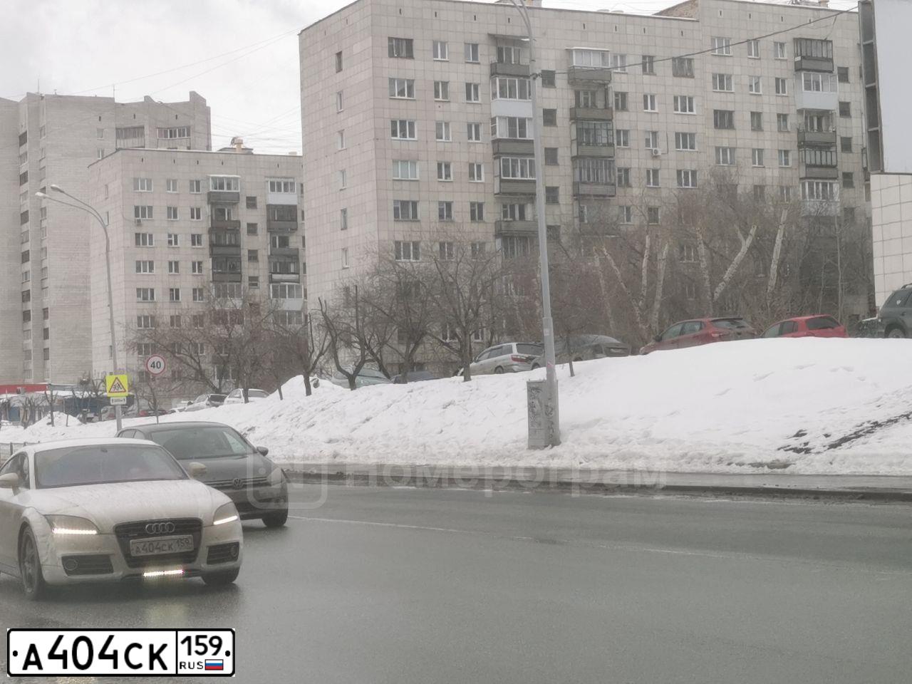 Фото автомобиля LANDROVER RANGE ROVER SPORT, 2015 — госномер В013КВ159. Цвет: Белый