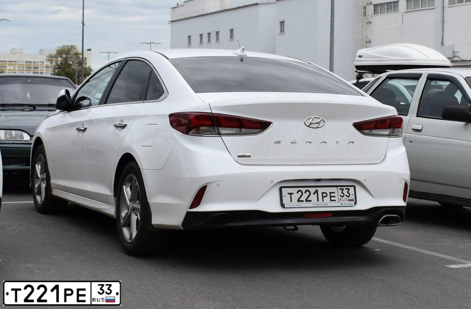 Фото автомобиля HYUNDAI SONATA, 2019 — госномер Т221РЕ33. Цвет: БЕЛЫЙ