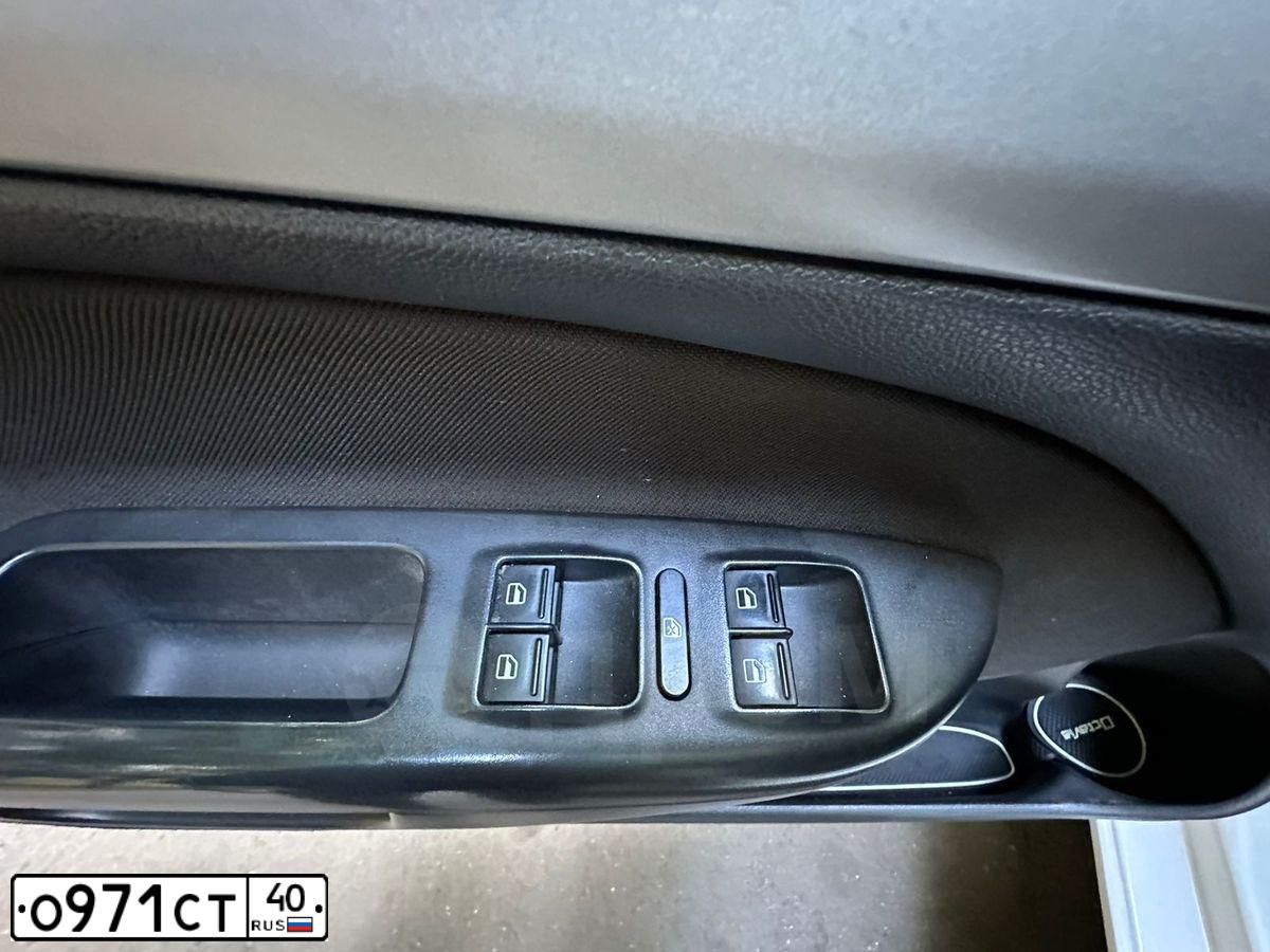 Фото автомобиля SKODA OCTAVIA, 2011 — госномер М193ХК40. Цвет: Белый
