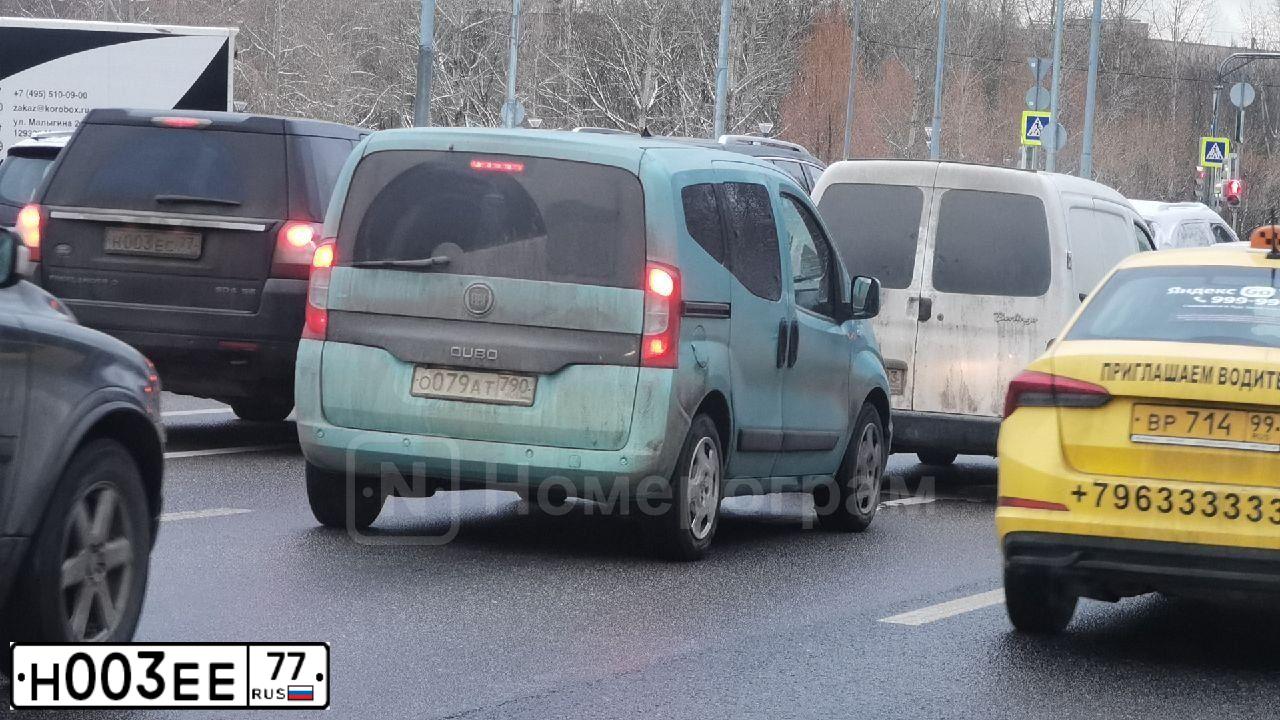 Фото автомобиля KIA CEE'D, 2012 — госномер Н003ЕЕ77