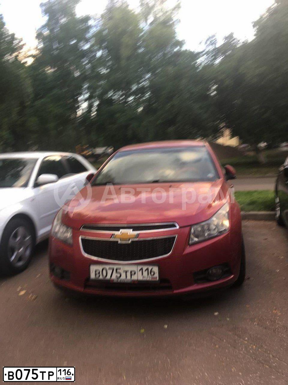 Фото автомобиля CHEVROLET CRUZE, 2010 — госномер В075ТР116. Цвет: Красный
