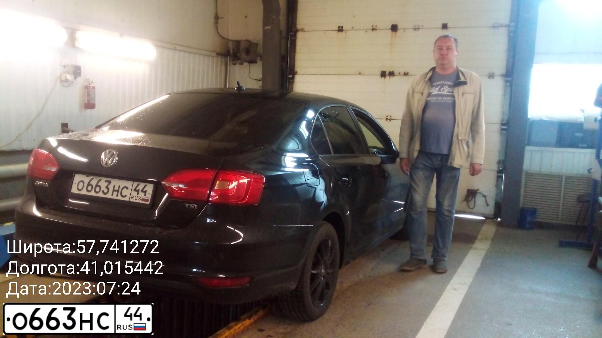 Фото автомобиля VOLKSWAGEN JETTA, 2014 — госномер Р402ВС76