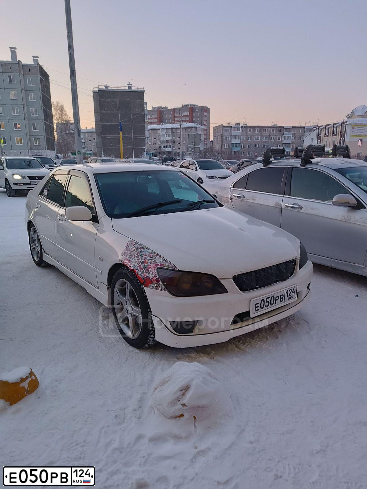 Фото автомобиля LADA 2106 LADA, 1998 — госномер Е050РВ124. Цвет: Красный