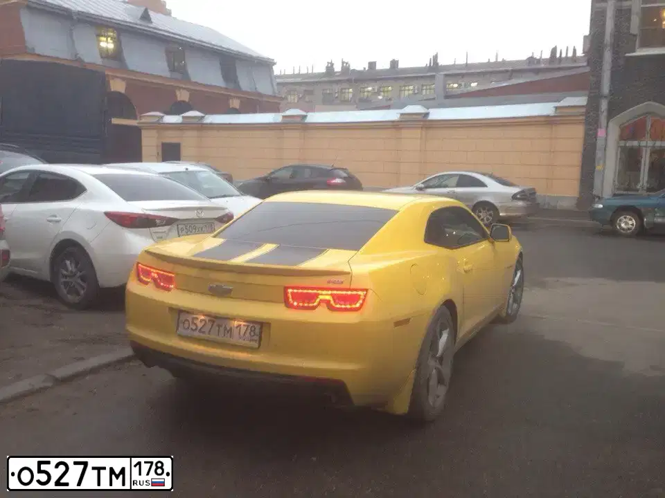 Фото автомобиля CHEVROLET CAMARO, 2013 — госномер Х342УС43. Цвет: ЖЕЛТЫЙ