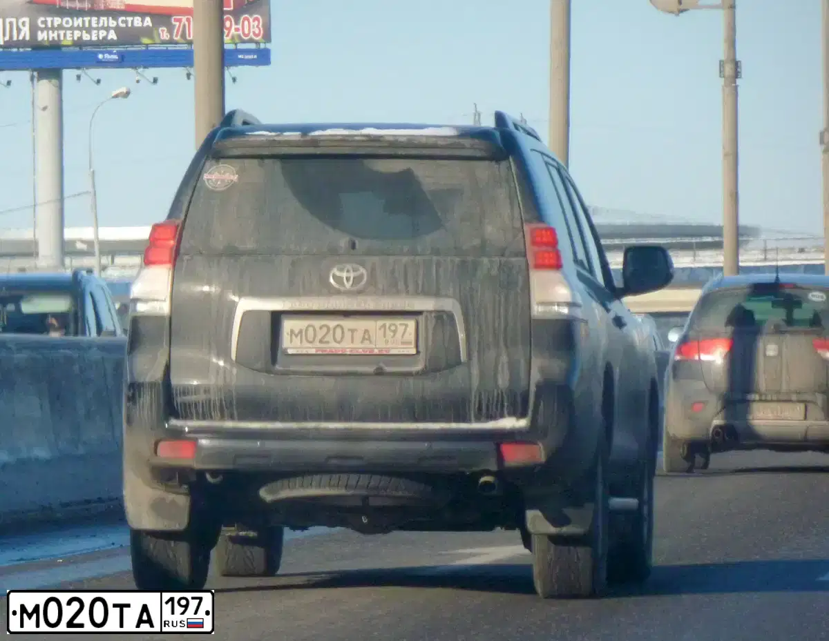 Фото автомобиля TOYOTA LANDCRUISER, 2011 — госномер Р566НО799. Цвет: ЧЕРНЫЙ