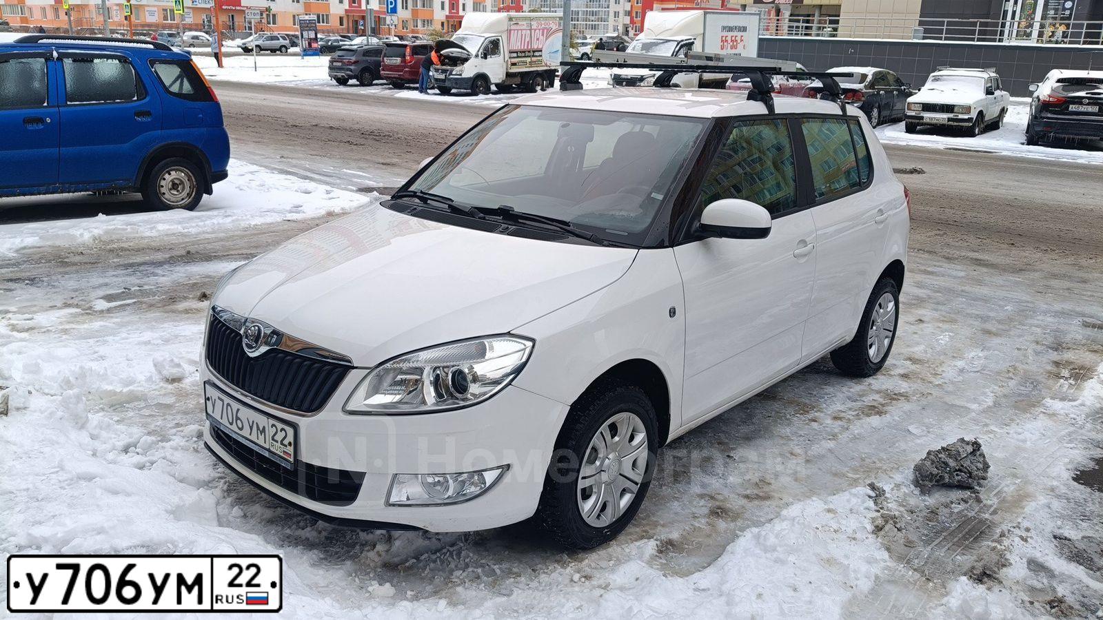 Фото автомобиля SKODA FABIA, 2013 — госномер У706УМ22. Цвет: Белый