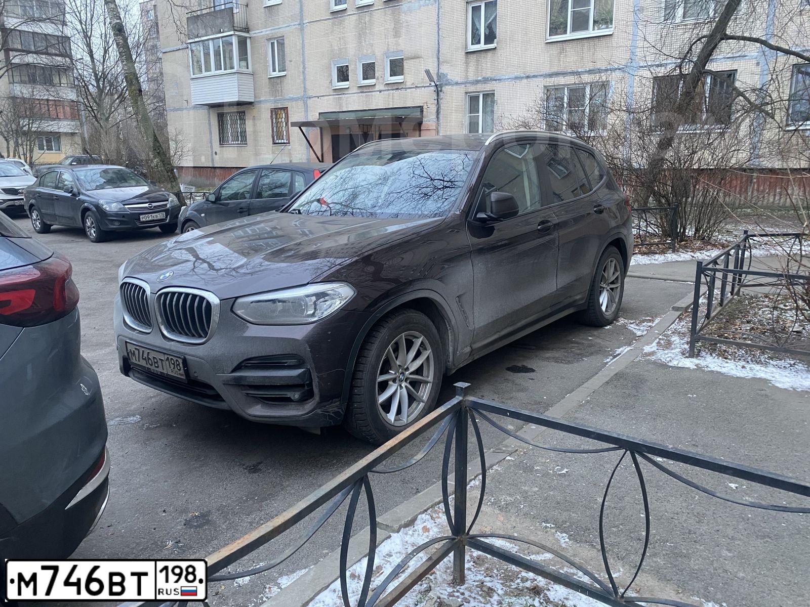 Фото автомобиля BMW X3, 2018 — госномер М746ВТ198. Цвет: КОРИЧНЕВЫЙ МЕТАЛЛИК