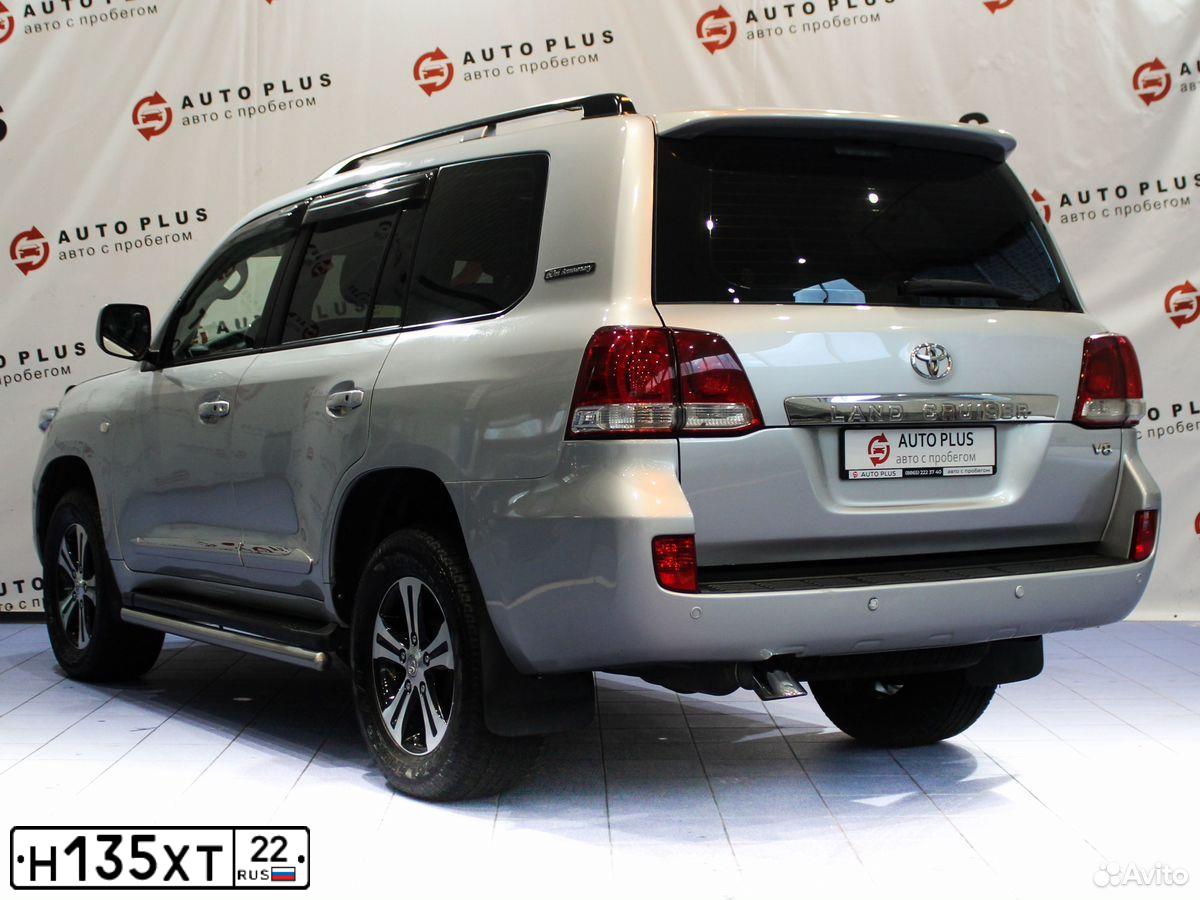 Фото автомобиля TOYOTA LANDCRUISER 200, 2011 — госномер К001ЕС22. Цвет: СЕРЕБРИСТЫЙ