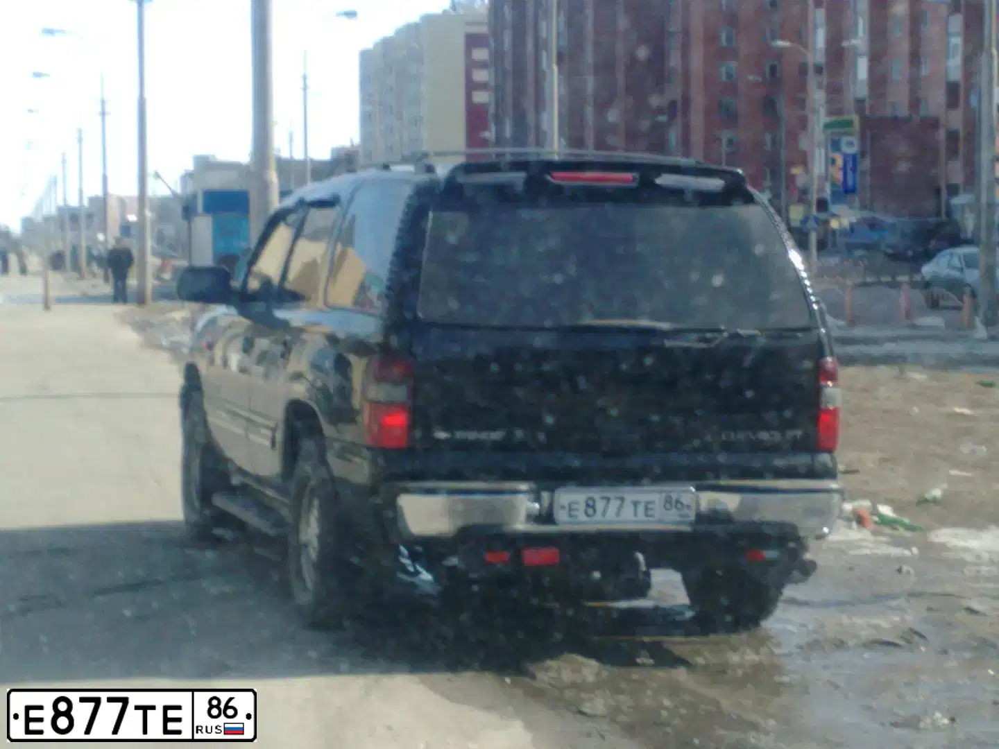 Фото автомобиля LADA 2170 PRIORA, 2008 — госномер Е185МУ186. Цвет: средний серо-зеленый металлик