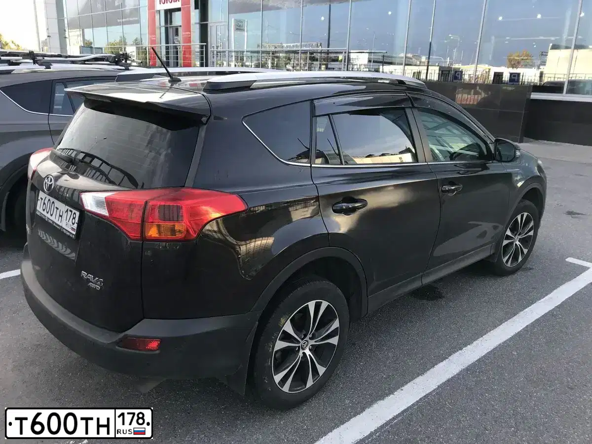 Фото автомобиля TOYOTA RAV4, 2018 — госномер К294РТ790. Цвет: БЕЛЫЙ ПЕРЛАМУТР