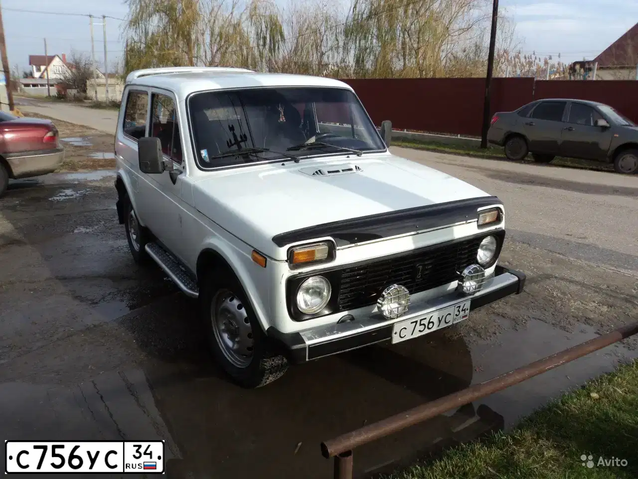 Фото автомобиля LADA 2121 NIVA, 1995 — госномер Н500КВ34. Цвет: БЕЛЫЙ