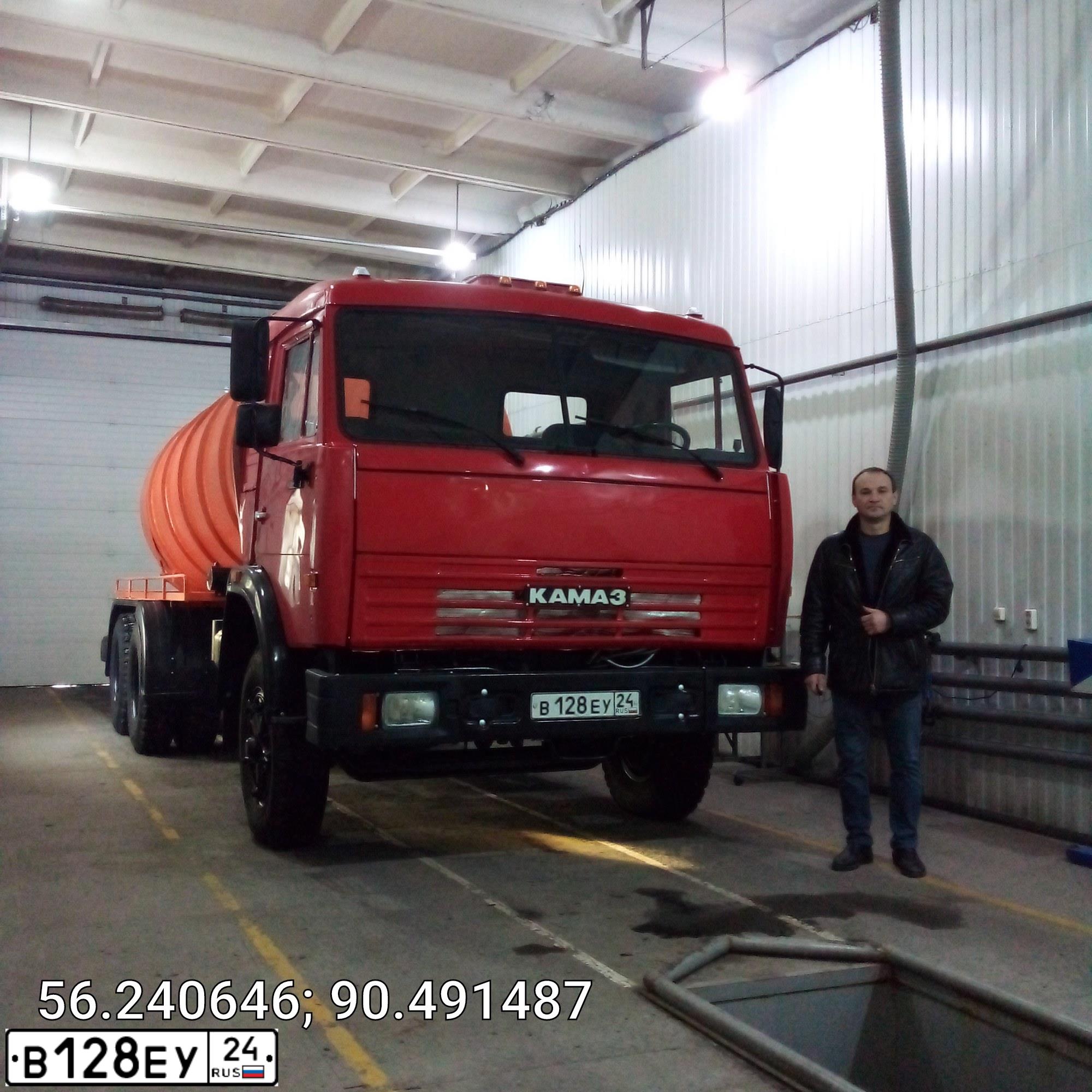 Фото автомобиля KAMAZ 53212 /6X4/, 1993 — госномер В128ЕУ24. Цвет: Красный