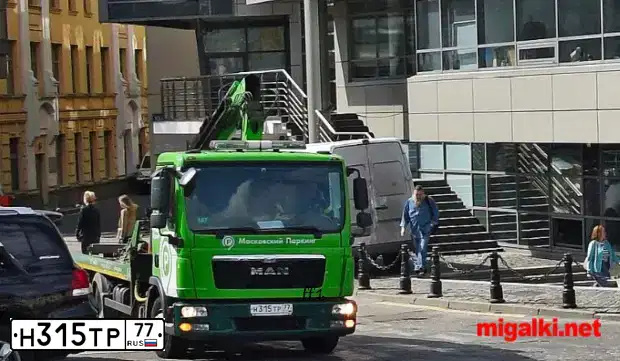 Фото автомобиля MAN TGL 10/12.XXX /4X2/, 2013 — госномер С303ОВ790. Цвет: ЗЕЛЕНЫЙ
