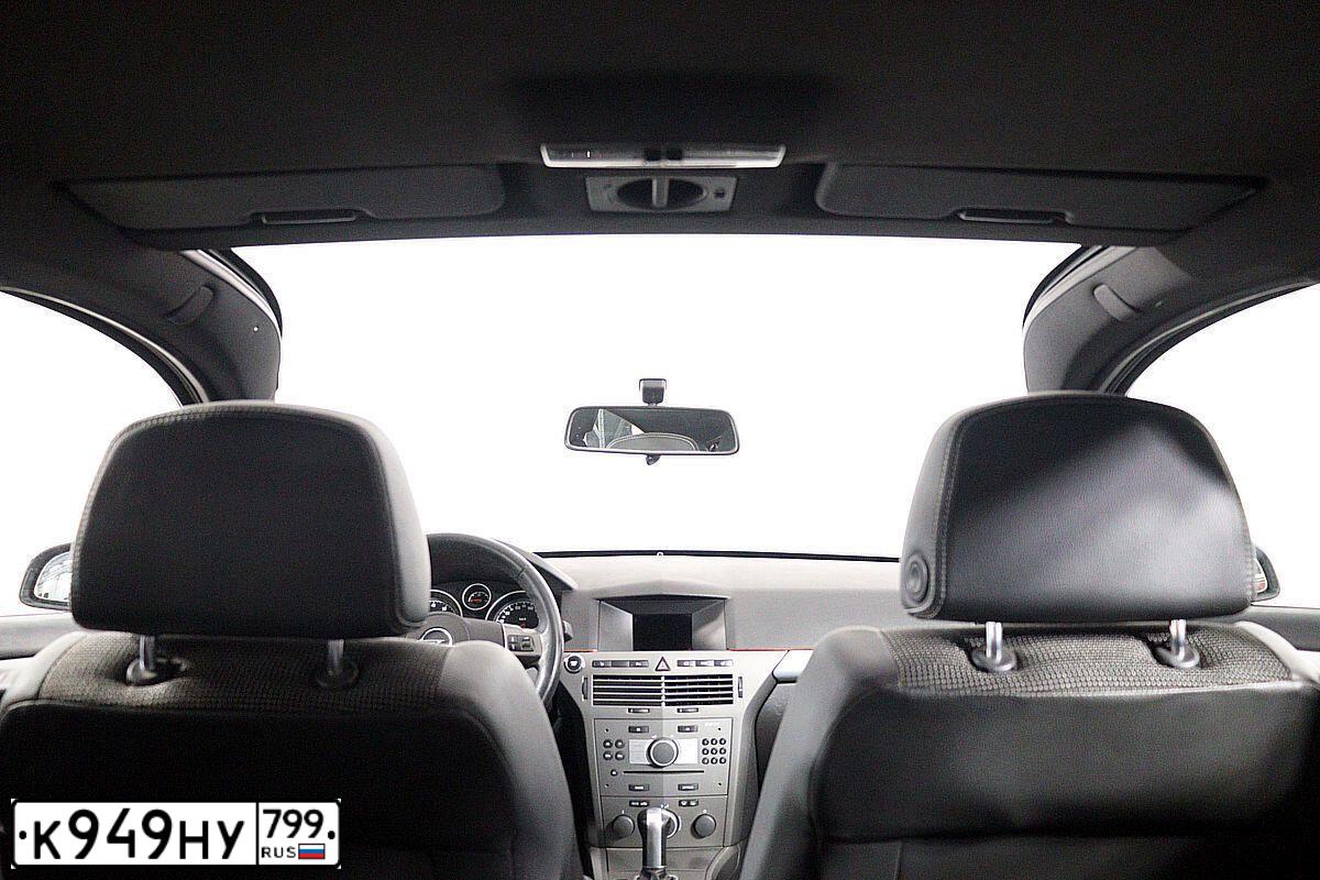 Фото автомобиля OPEL ASTRA, 2006 — госномер У181ВТ48. Цвет: БОРДОВЫЙ