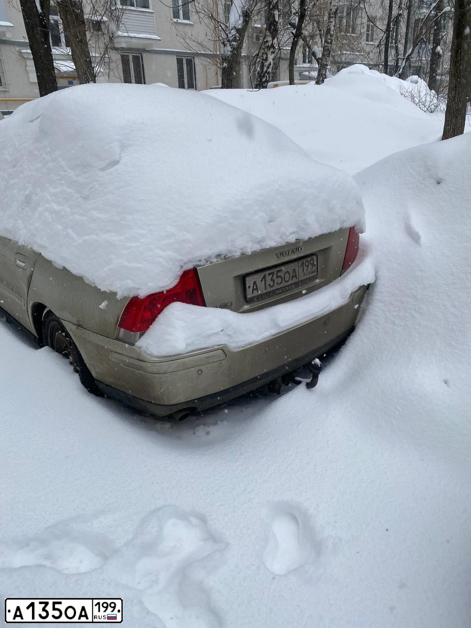 Фото автомобиля VOLKSWAGEN BORA, 2000 — госномер А135ОА199. Цвет: СИНИЙ