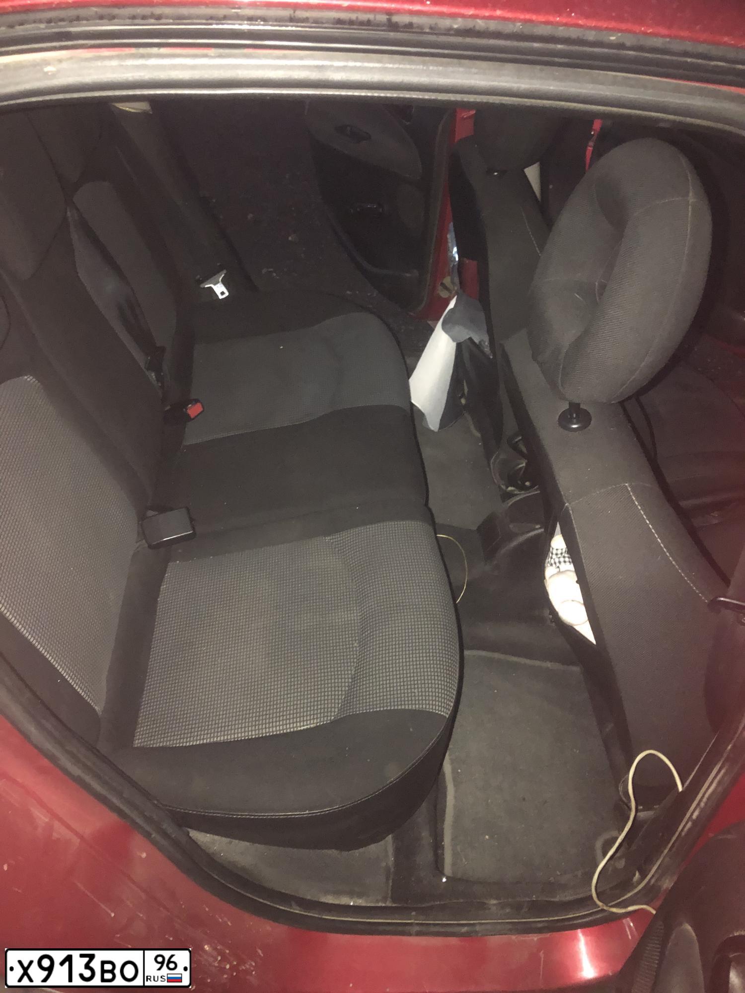 Фото автомобиля PEUGEOT 206, 2003 — госномер Т915ЕМ774. Цвет: Красный