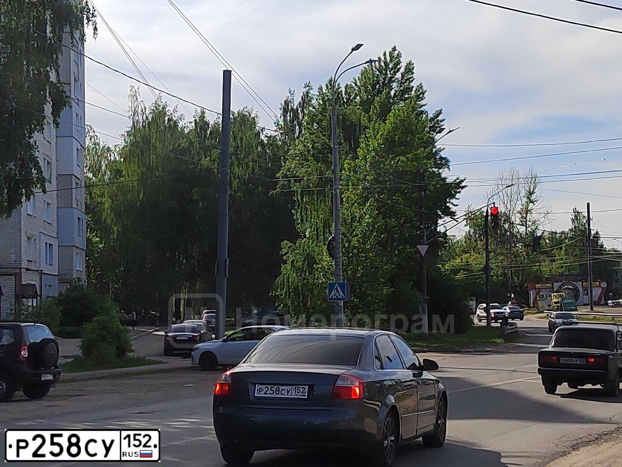 Фото автомобиля AUDI A4, 2001 — госномер Х859ОО152. Цвет: ТЕМНО-СЕРЫЙ