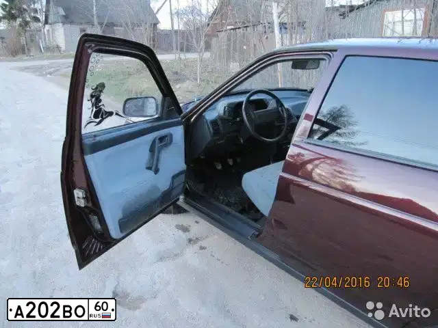Фото автомобиля LADA 2112, 2005 — госномер С948АА12. Цвет: СРЕД.СЕРО-ЗЕЛЕН.МЕТ.