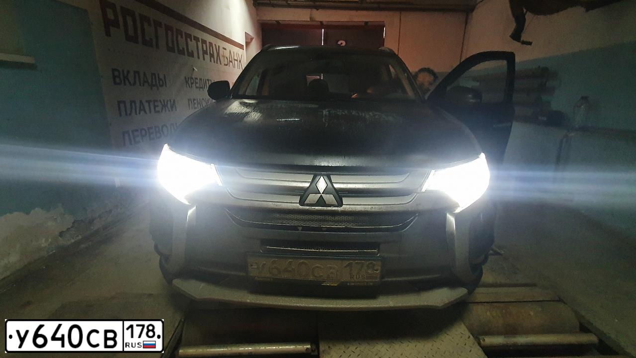 Фото автомобиля MITSUBISHI OUTLANDER, 2016 — госномер К412УВ35