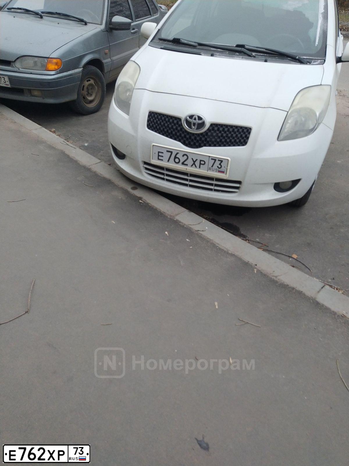 Фото автомобиля VOLKSWAGEN TRANSPORTER, 2008 — госномер Х265ОР76. Цвет: синий