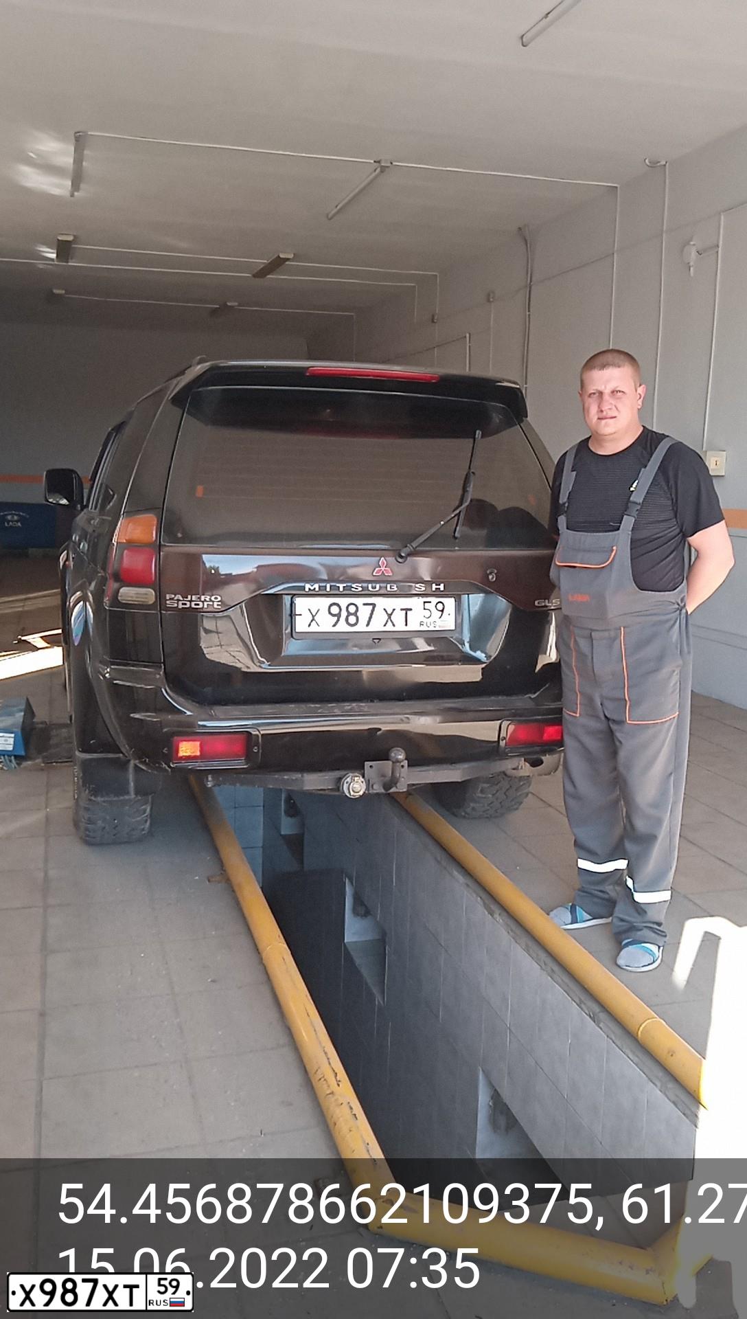 Фото автомобиля MITSUBISHI PAJERO SPORT, 2002 — госномер Р700АР774. Цвет: ЧЕРНЫЙ