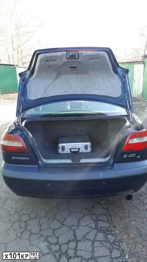 Фото автомобиля VOLVO S40, 2001 — госномер К500ТР33. Цвет: синий