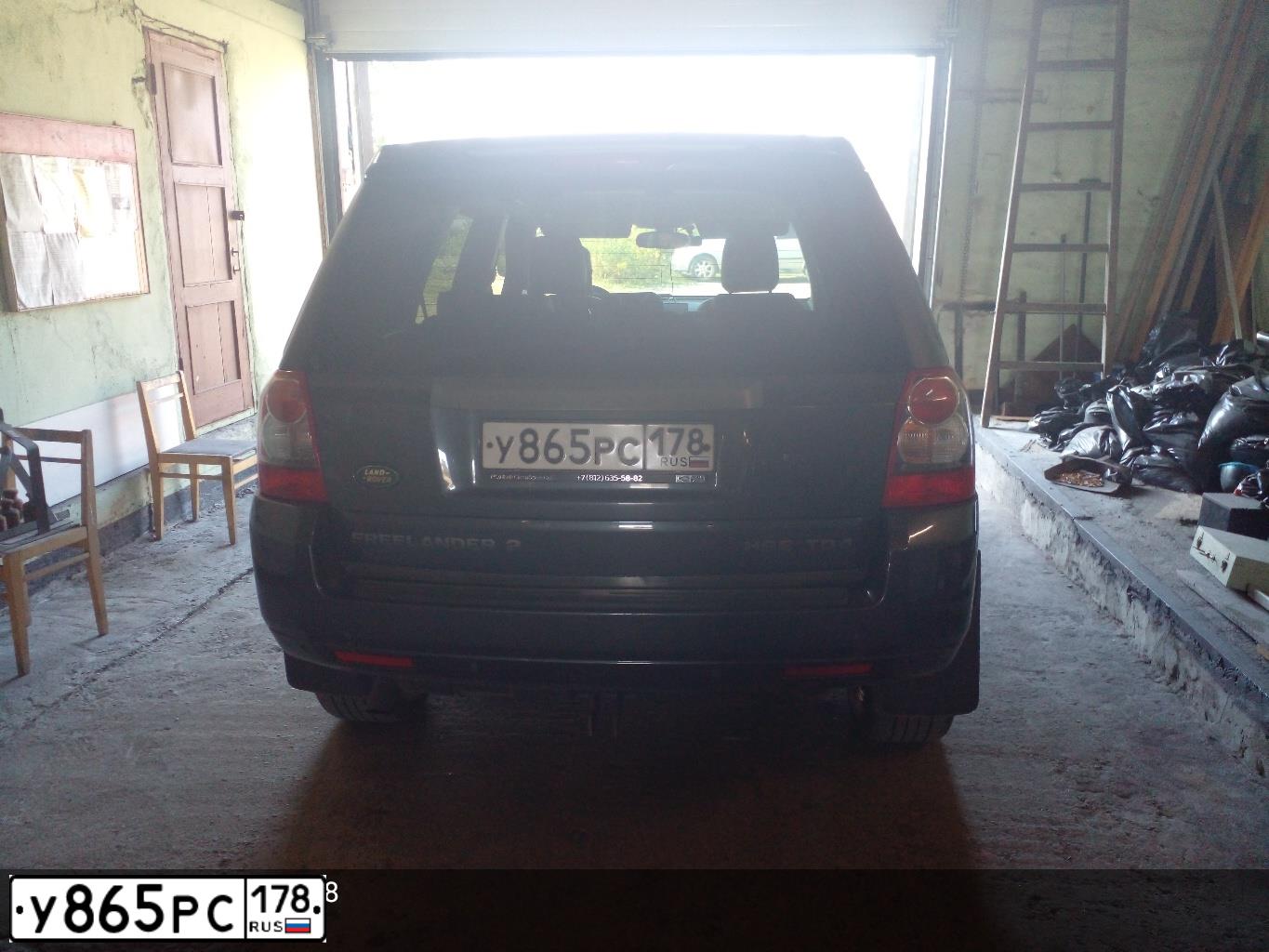 Фото автомобиля LANDROVER FREELANDER, 2010 — госномер У865РС178. Цвет: ТЕМНО СЕРЫЙ