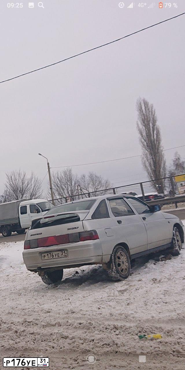 Фото автомобиля LADA 2112 LADA, 2006 — госномер М634ТУ31. Цвет: СВЕТЛО-СЕРЕБРИСТЫЙ МЕТАЛЛ