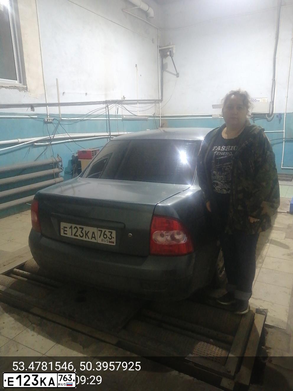 Фото автомобиля LADA 2170 PRIORA, 2007 — госномер Е123КА763. Цвет: Серо-сине-зеленый