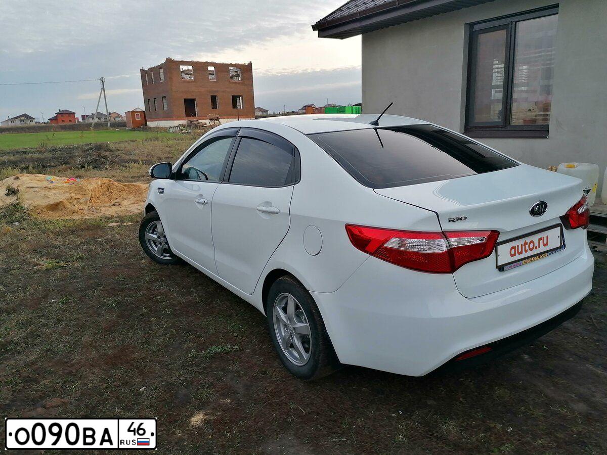 Фото автомобиля KIA RIO, 2012 — госномер К730УУ178. Цвет: Белый
