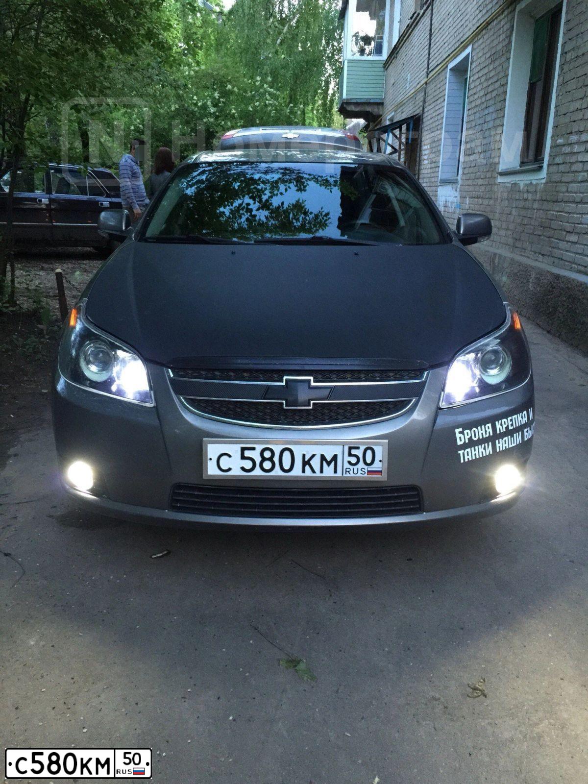 Фото автомобиля CHEVROLET EPICA, 2006 — госномер М305АР126. Цвет: СЕРЫЙ