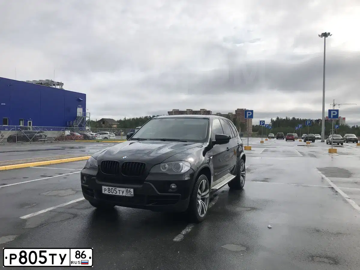 Фото автомобиля BMW X5, 2007 — госномер Р889ЕУ774. Цвет: ЧЕРНЫЙ