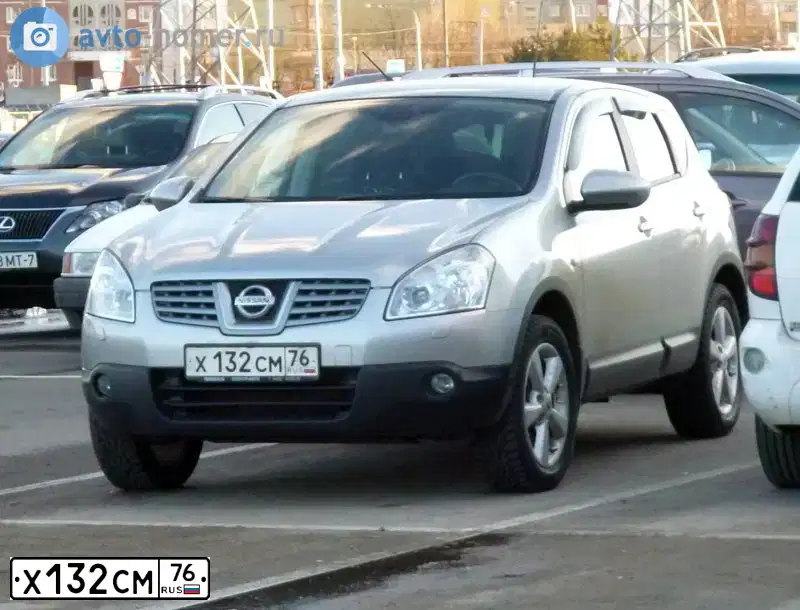 Фото автомобиля NISSАN QАSНQАI, 2008 — госномер Х132СМ76. Цвет: СВЕТЛО-СЕРЫЙ