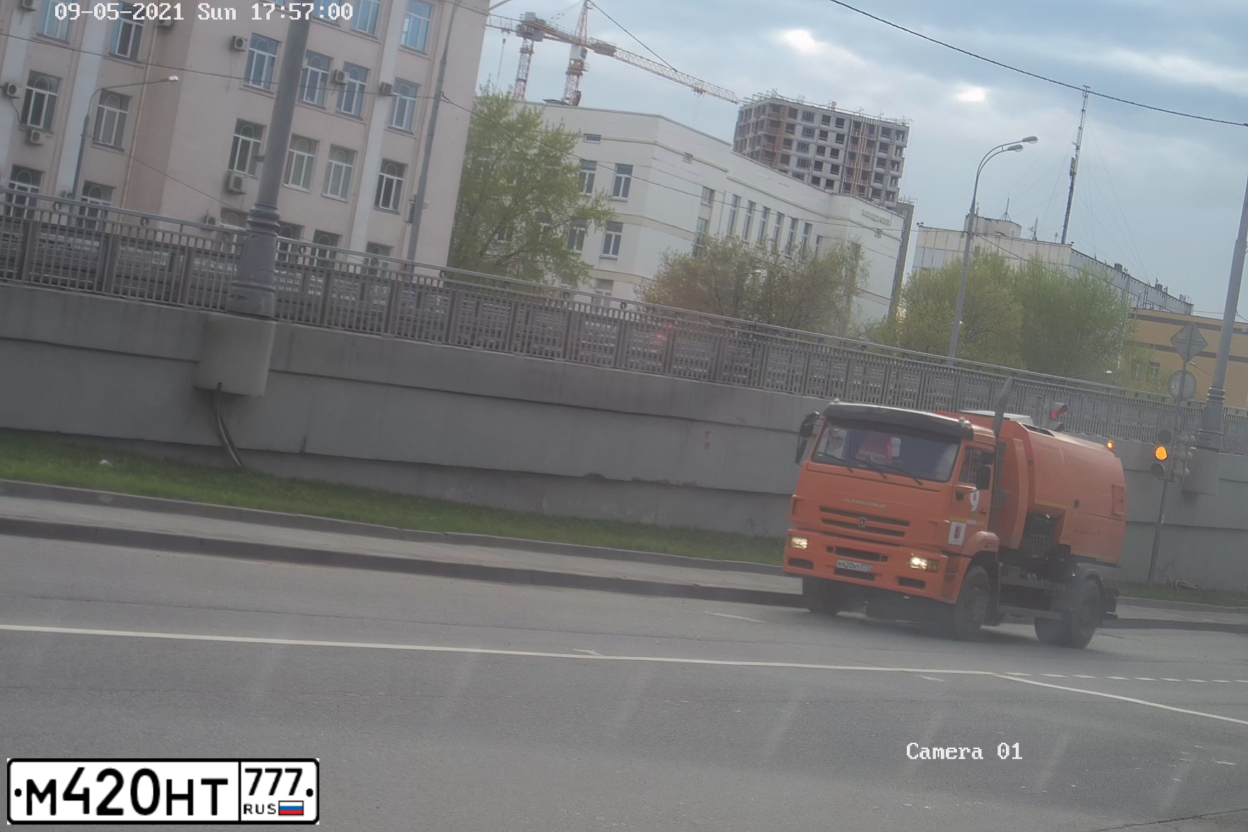 Фото автомобиля IZH 2126, 2003 — госномер М420НТ777. Цвет: ЗЕЛЕНЫЙ ТЕМНЫЙ