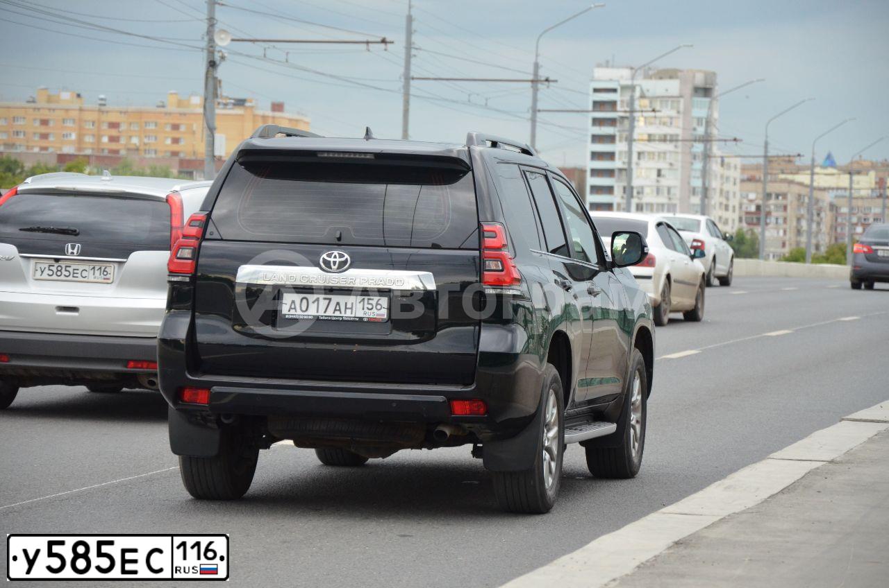 Фото автомобиля HONDA CR-V, 2014 — госномер У585ЕС116. Цвет: серебристый