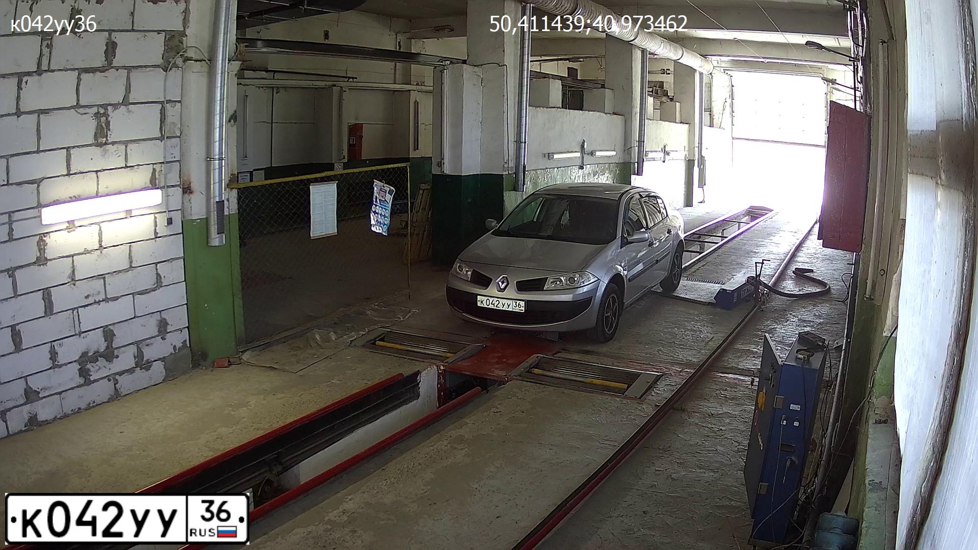 Фото автомобиля RENAULT MEGANE, 2008 — госномер К042УУ36. Цвет: Светло-Серо-Голубой