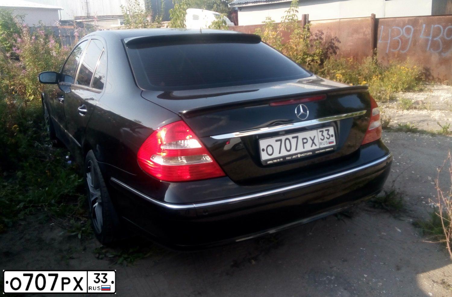 Фото автомобиля MERCEDES E-KLASSE, 2002 — госномер О707РХ33. Цвет: ЧЕРНЫЙ