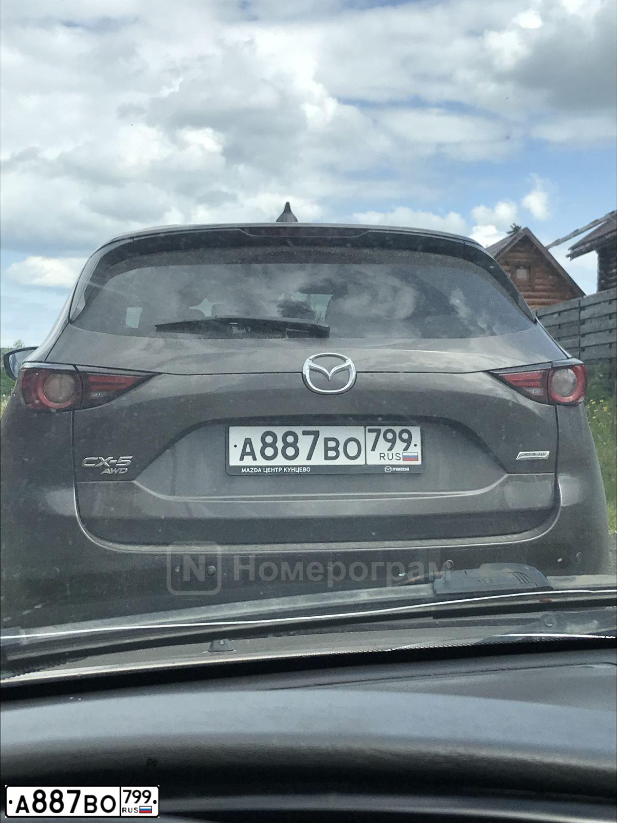 Фото автомобиля MAZDA CX-5, 2017 — госномер А887ВО799. Цвет: Коричневый